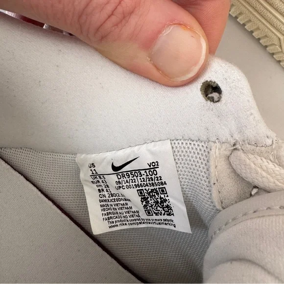 Nike Air Force 1 '07 Sneaker Women's Size 11 - Picture 5 of 9